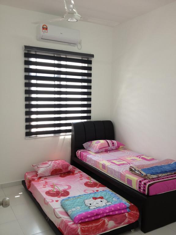 Holiday home Comfort Holiday @ Bukit Indah *